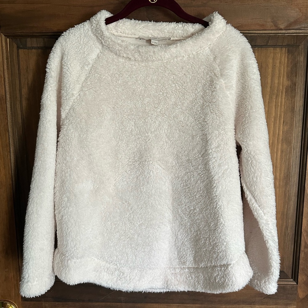 Crewneck fuzzy sweater